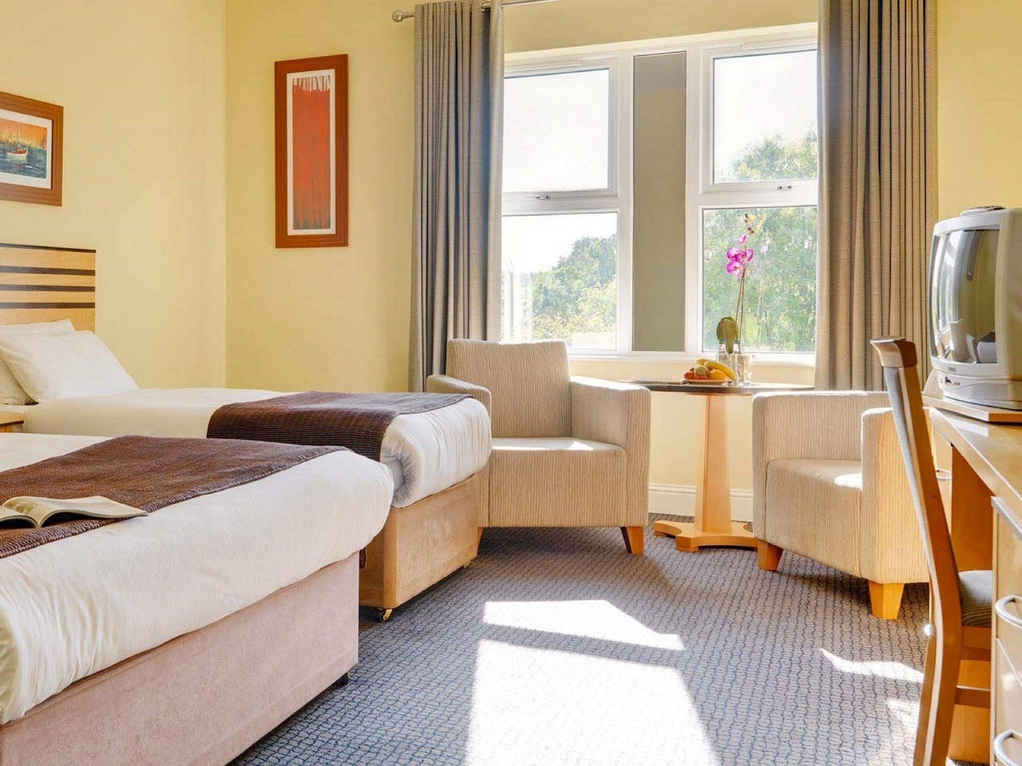 Breaffy Woods Hotel Castlebar Eksteriør bilde