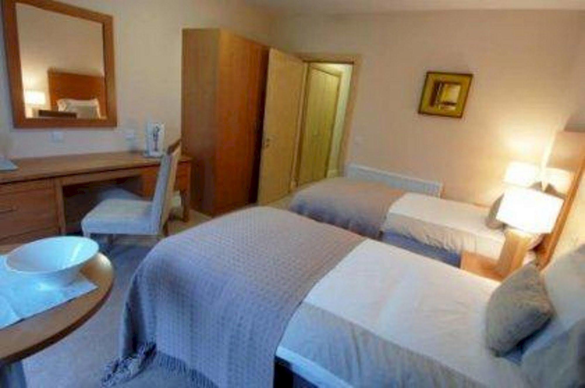 Breaffy Woods Hotel Castlebar Eksteriør bilde